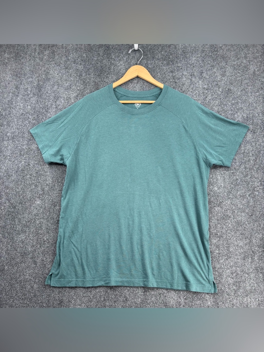 ALO Green Yoga Athleisure Activewear Triumph Crew Neck T Shirt Men’s XL